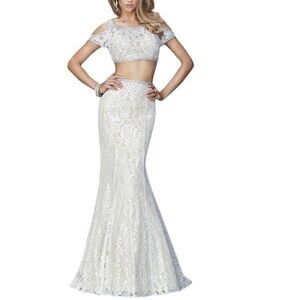 LA FEMME Two piece cold shoulder mermaid dress